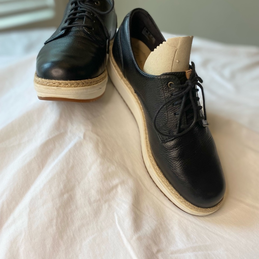 Clarks Artisan Black Leather Loafer - Picture 2 of 4